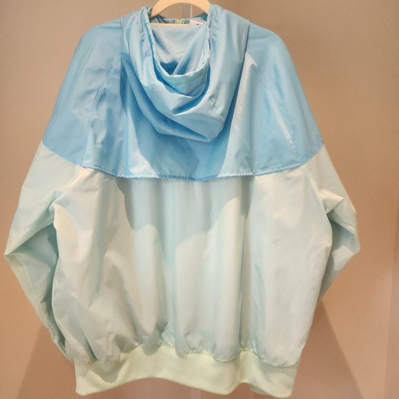Nike Essentials Windrunner Windbreaker Jacket Mint Foam/Blue Chill DA0001-379 - Picture 7 of 15